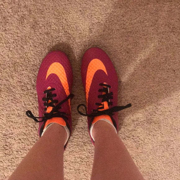 Nike Cleats - Picture 2 of 4